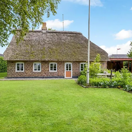 Tuki - 10km From The Sea By Interhome